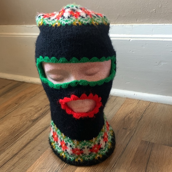 Vintage Knit Ski Balaclava - Picture 4 of 10
